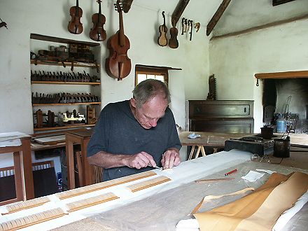 Fine work on the pallets